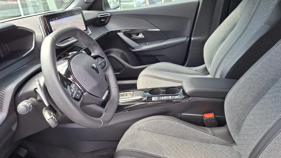 PEUGEOT 2008 2008 PureTech 130 Allure S&S EAT8