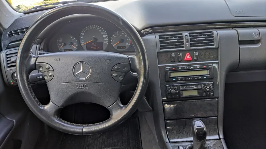 MERCEDES-BENZ E Klasa -