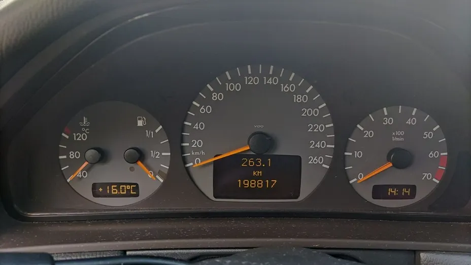 MERCEDES-BENZ E Klasa -