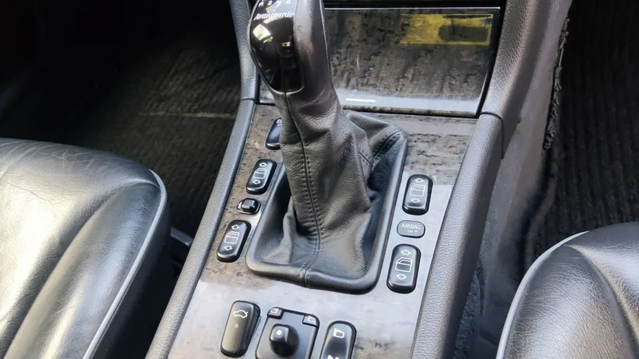 MERCEDES-BENZ E Klasa -