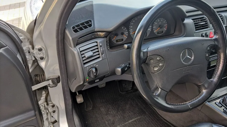 MERCEDES-BENZ E Klasa -