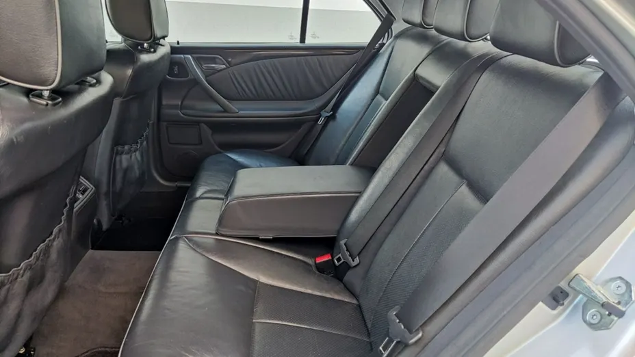 MERCEDES-BENZ E Klasa -