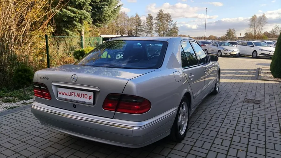 MERCEDES-BENZ E Klasa -