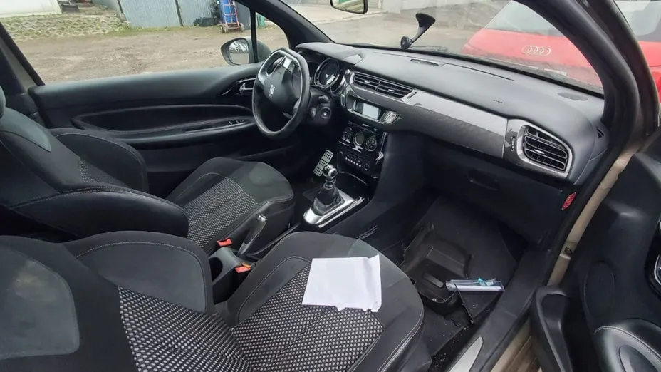 CITROEN DS3 -