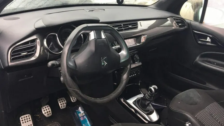 CITROEN DS3 -
