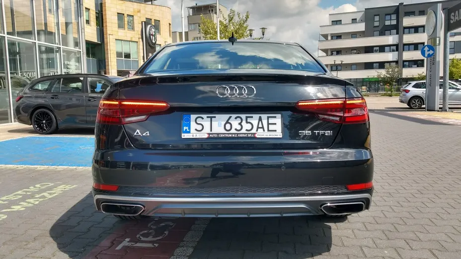 AUDI A4 -