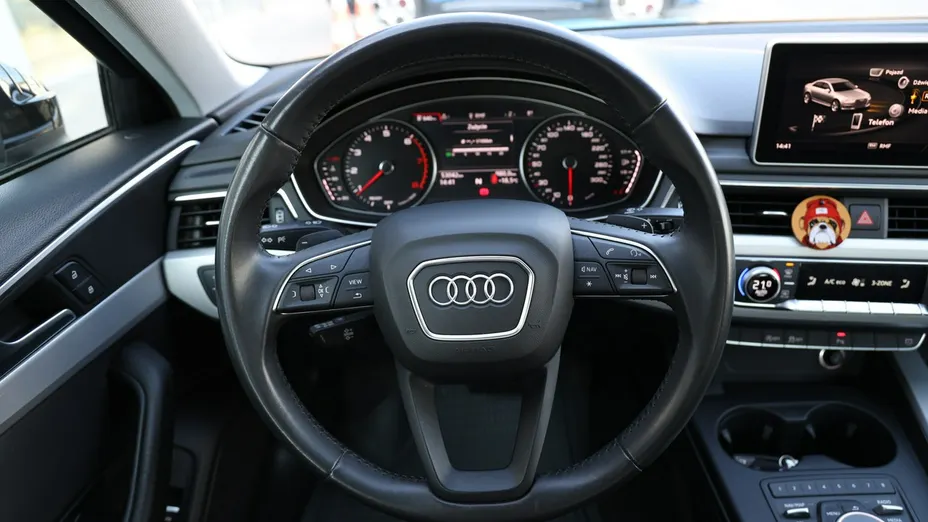AUDI A4 -