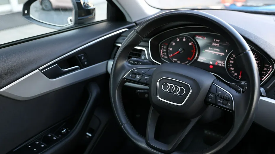 AUDI A4 -