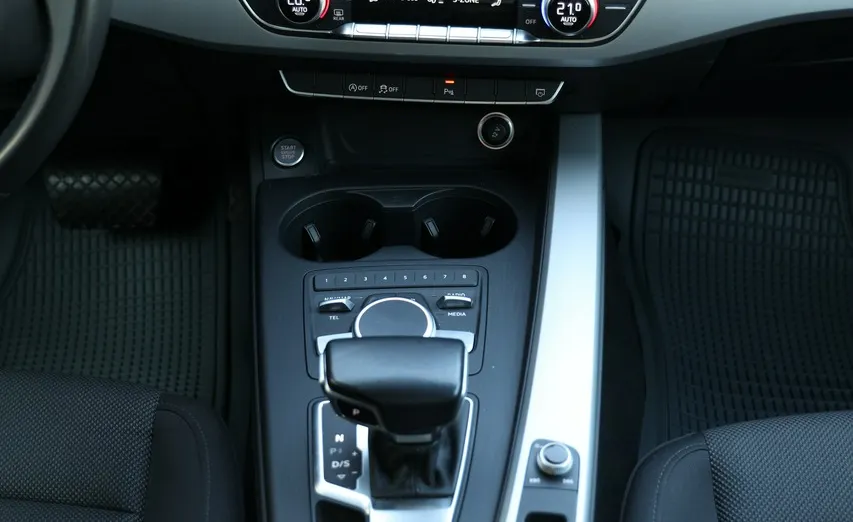 AUDI A4 -