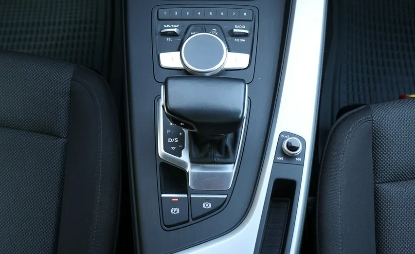 AUDI A4 -