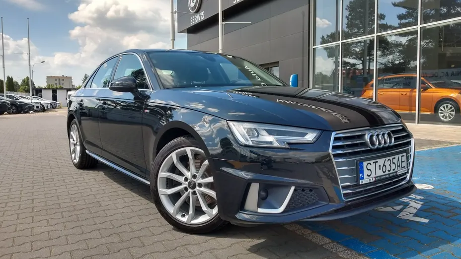 AUDI A4 -