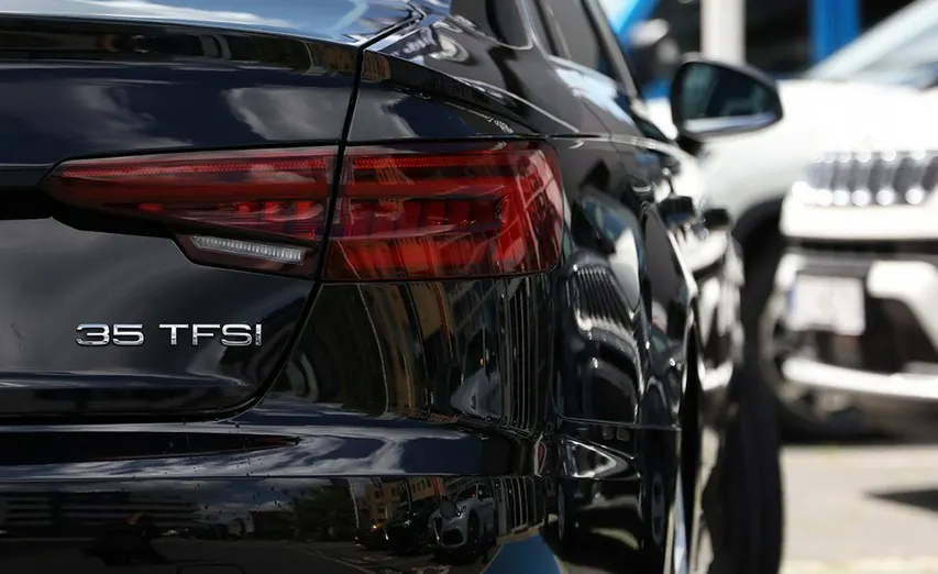 AUDI A4 -