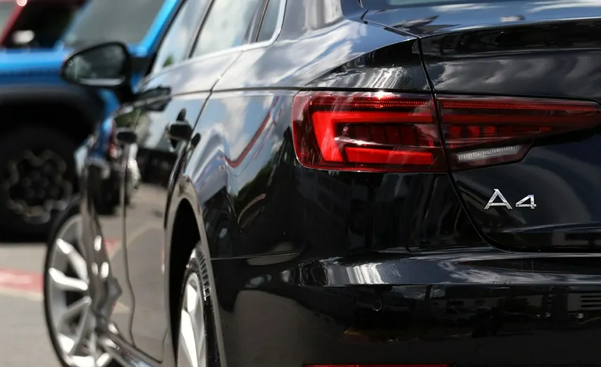 AUDI A4 -