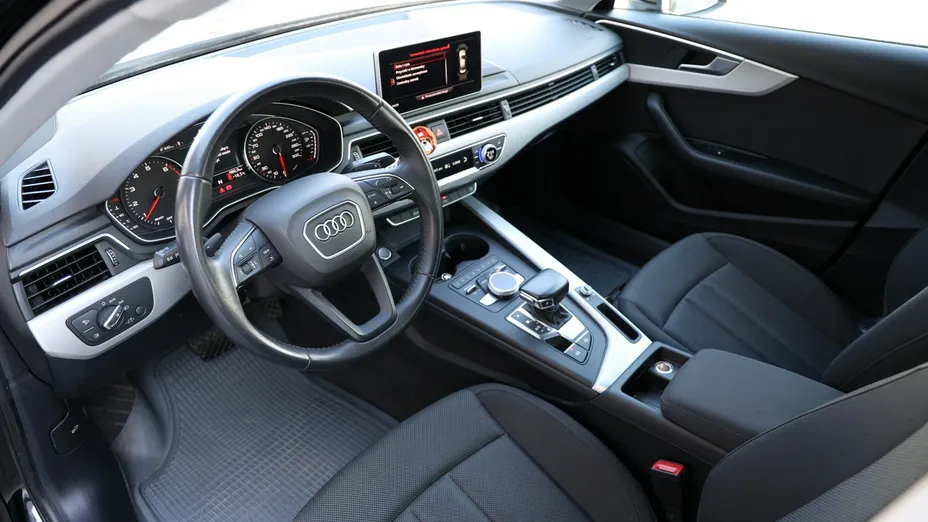 AUDI A4 -