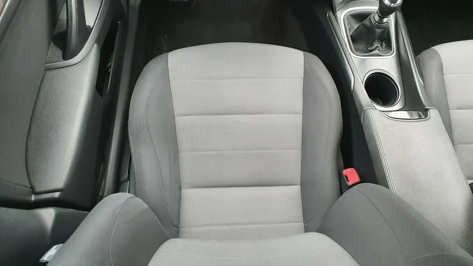 TOYOTA Avensis -
