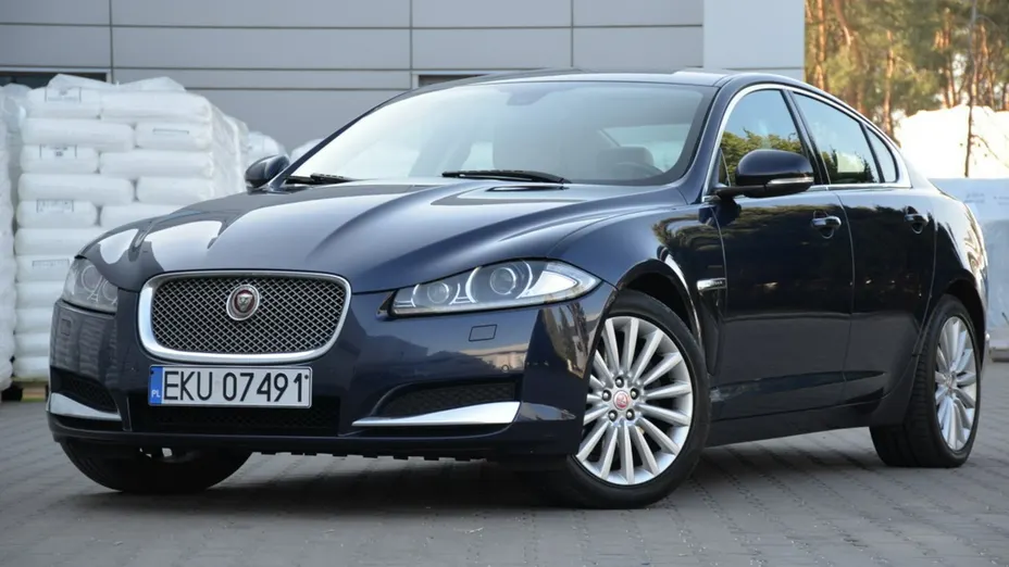 JAGUAR XF -