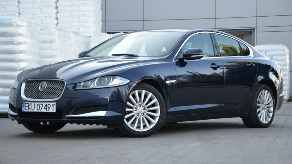 JAGUAR XF -