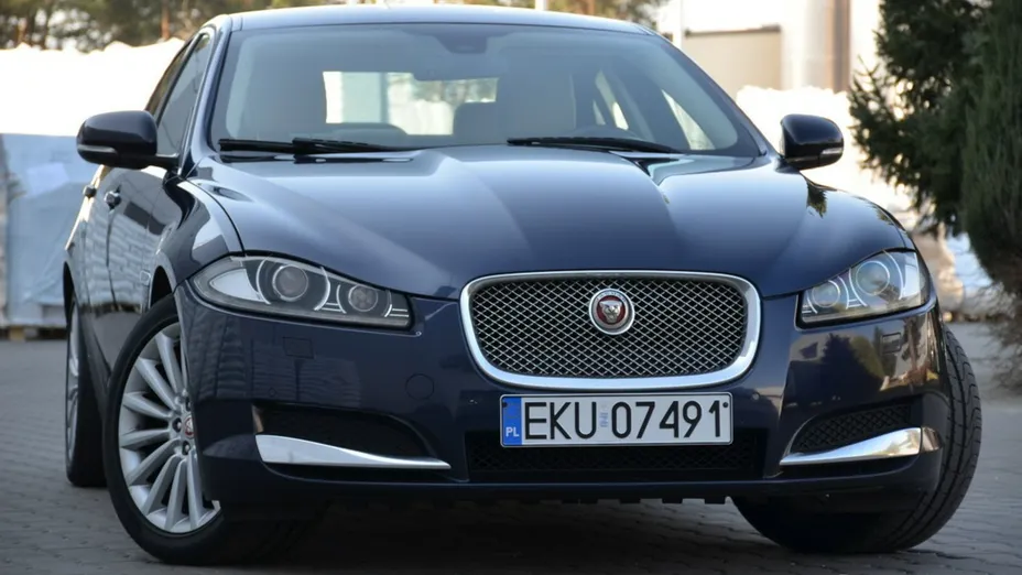JAGUAR XF -