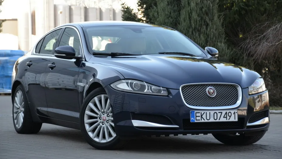 JAGUAR XF -