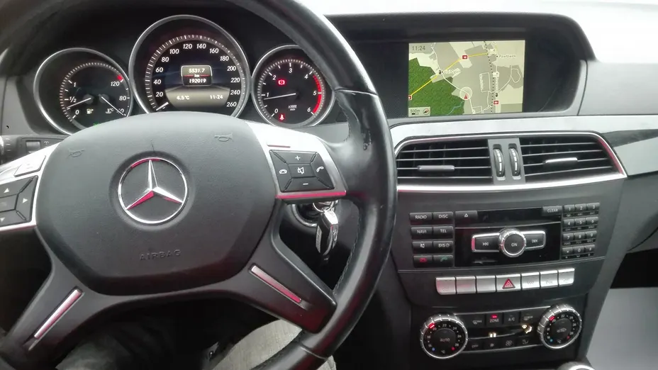 MERCEDES-BENZ C Klasa -