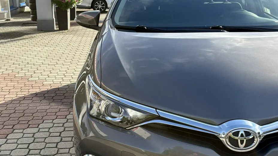 TOYOTA Auris -