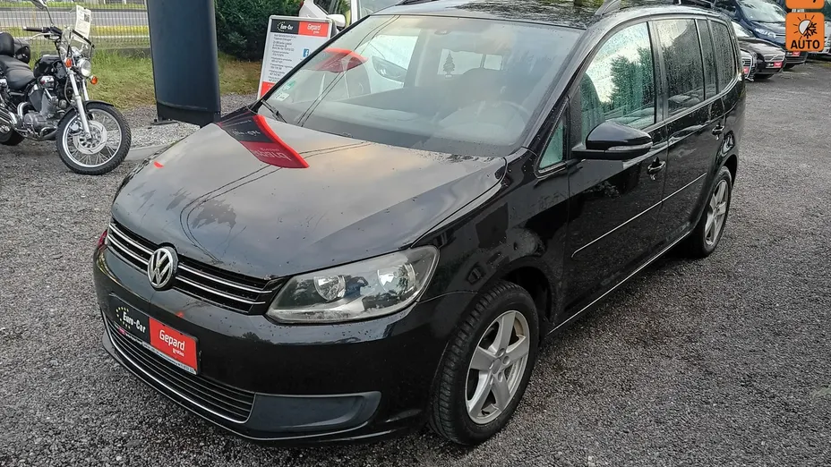 VOLKSWAGEN Touran -