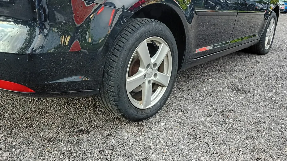 VOLKSWAGEN Touran -