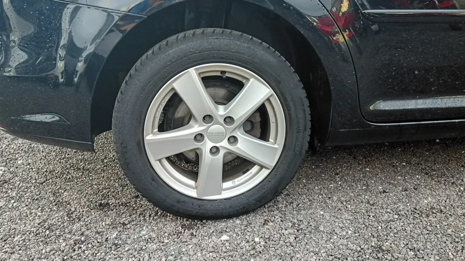 VOLKSWAGEN Touran -