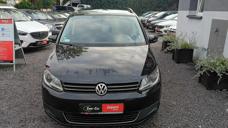 VOLKSWAGEN Touran -