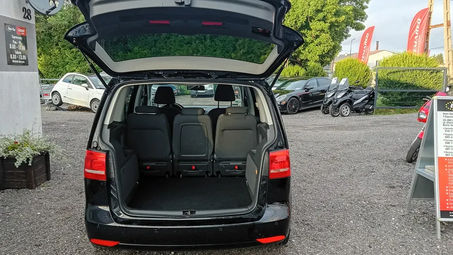 VOLKSWAGEN Touran -
