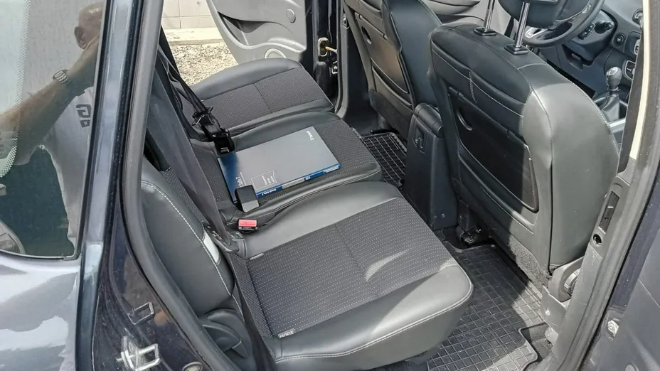 RENAULT Scenic -