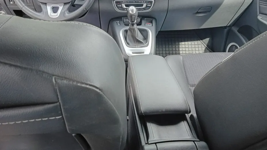 RENAULT Scenic -