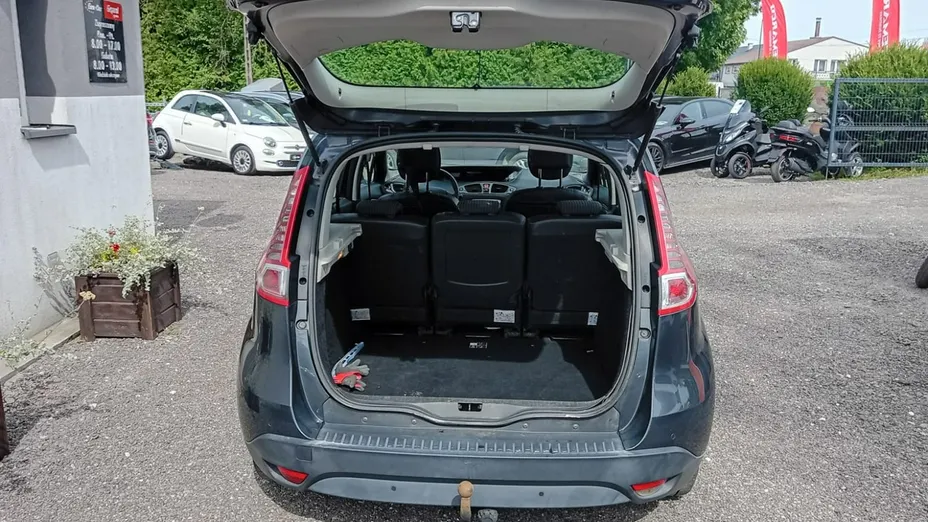 RENAULT Scenic -