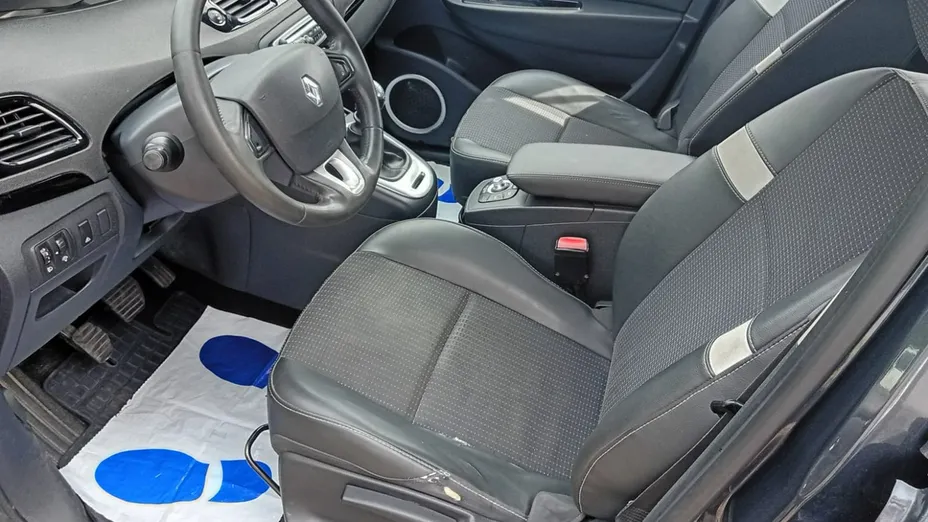 RENAULT Scenic -