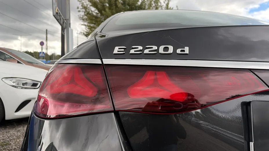 MERCEDES-BENZ E Klasa E 220 d mHEV 4-Matic Avantgarde 9G-Tronic