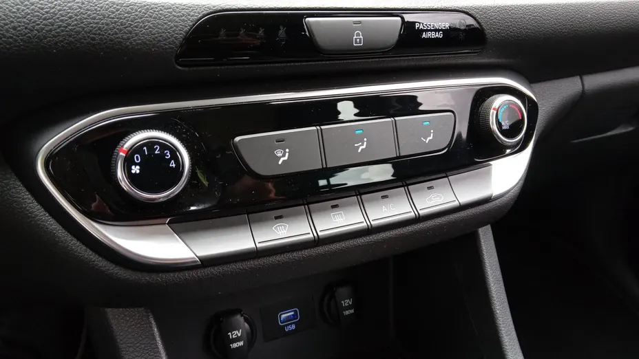 HYUNDAI i30 i30 1.0 T-GDI Modern