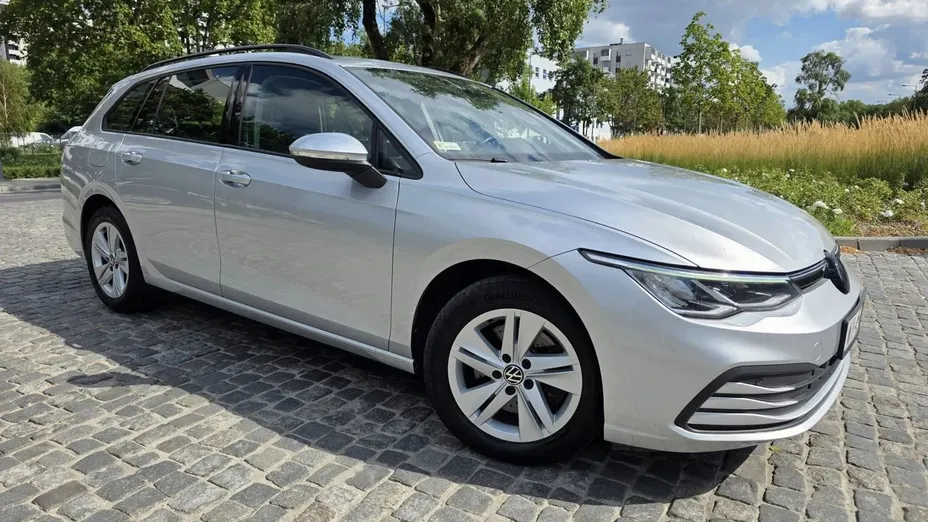 VOLKSWAGEN Golf -