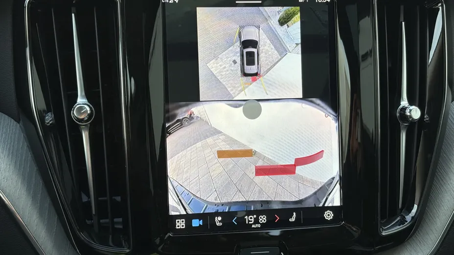 VOLVO XC60 XC60 T8 Plug-In Hybrid AWD Ultra Black Edition aut