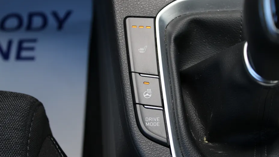 HYUNDAI i30 i30 1.5 T-GDI 48V Smart