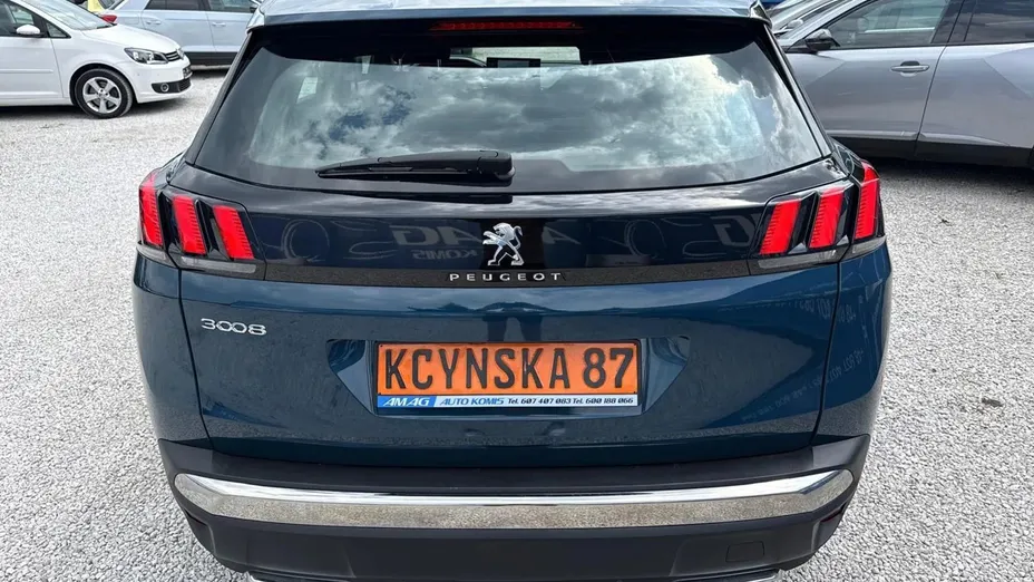 PEUGEOT 3008 -