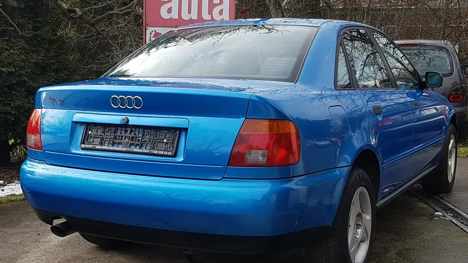 AUDI A4 -