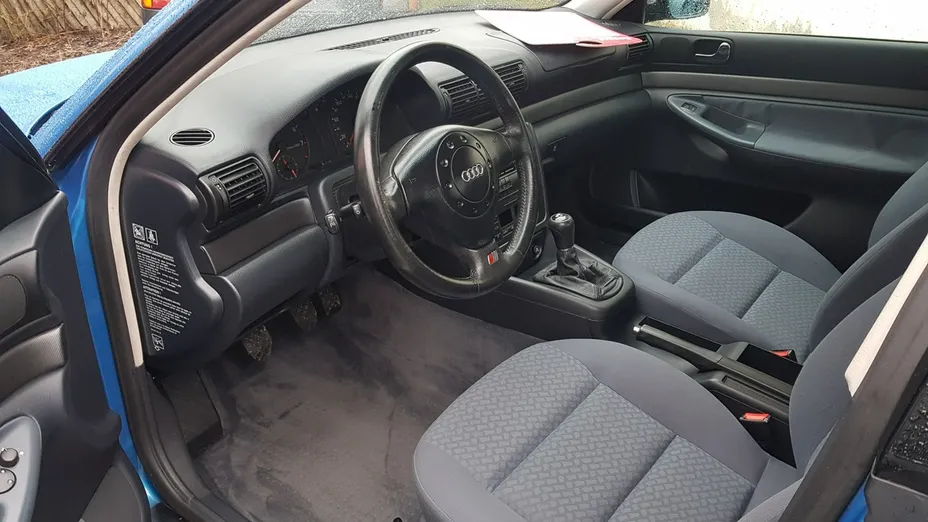 AUDI A4 -