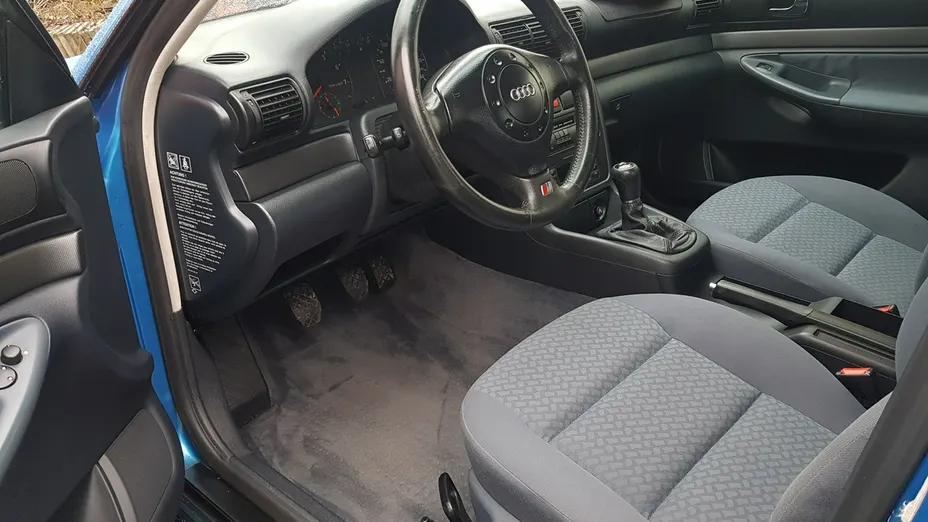 AUDI A4 -