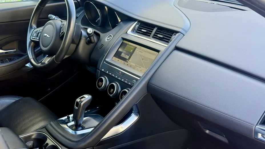JAGUAR E-Pace -
