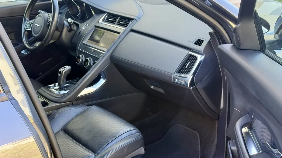 JAGUAR E-Pace -