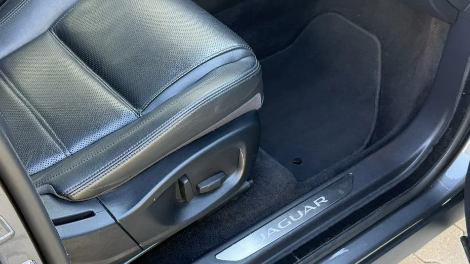 JAGUAR E-Pace -