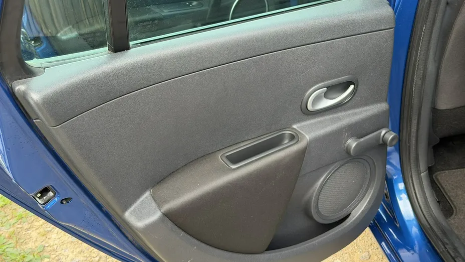 RENAULT Clio -