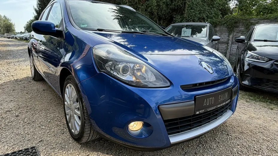 RENAULT Clio -