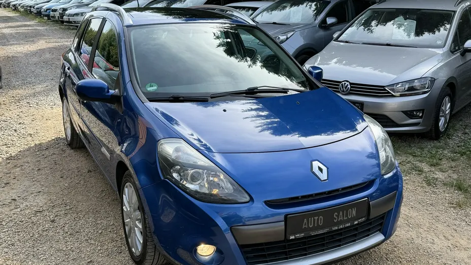 RENAULT Clio -