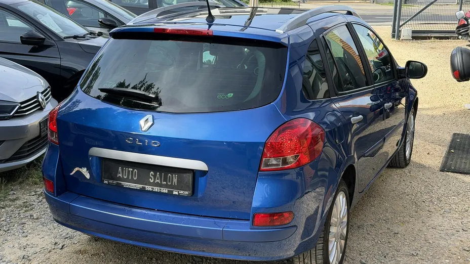 RENAULT Clio -